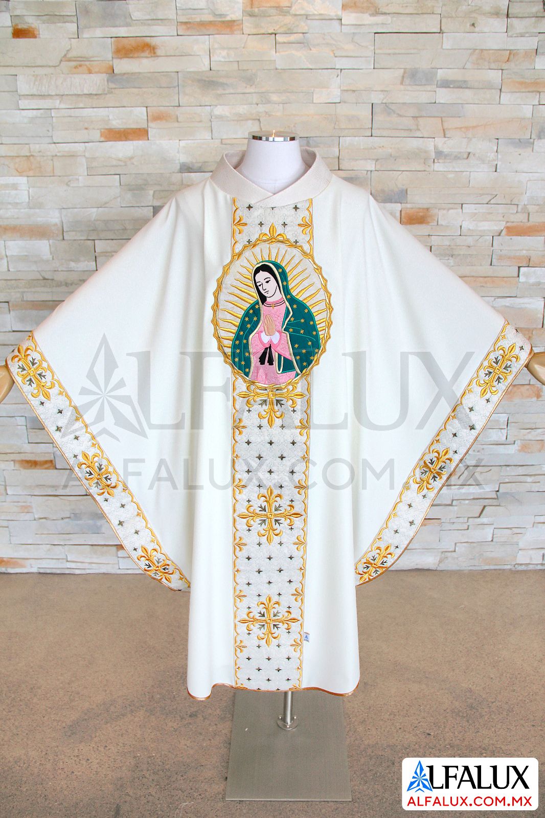 06 FLOR LIZ Casulla Alfalux Laterales Medallon Virgen Blanco 200 (1)